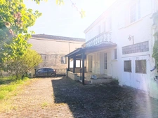 Maison à vendre 10 pièces idéal famille ou revenus locatifs POMPORT (24)