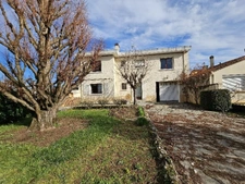 24100 - BERGERAC - MAISON INDIVIDUELLE 5 PIECES - 2 GARAGES - 2 PUITS - TERRAIN DIVISIBLE DE 970 M2 
