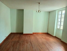 Maison à vendre 10 pièces idéal famille ou revenus locatifs POMPORT (24)