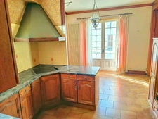 Maison à vendre 10 pièces idéal famille ou revenus locatifs POMPORT (24)