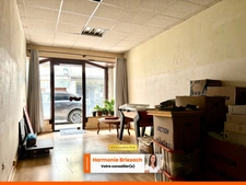 Habitez et travaillez au même endroit : 3 chambres et local commercial