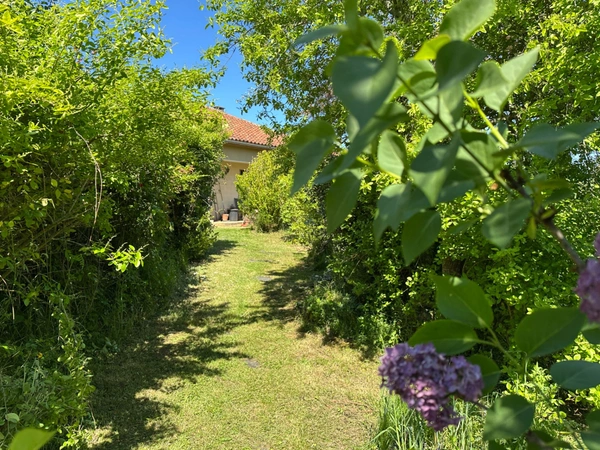 Maison de plain pied avec dépendance et plus de 1 ha-Trie Sur Baïse (65)