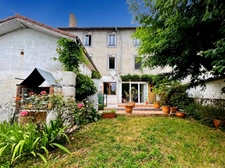 Maison à vendre 10 pièces au centre de CASTELNAU MAGNOAC (65)