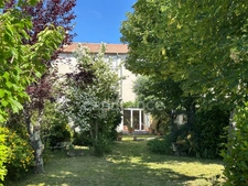 Maison de ville atypique 300m2 habitables-grand jardin-lumineuse-7 chambres