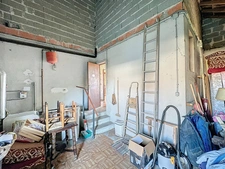 Maison à rénover 105 m2. 4 chambres. Quartier trés calme.