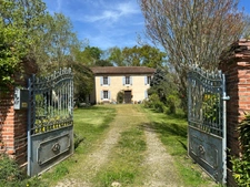 Maison de campagne, isolée, parc arboré, piscine