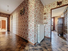 Maison à rénover 105 m2. 4 chambres. Quartier trés calme.