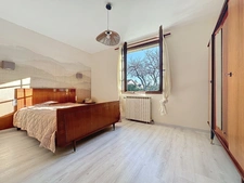 Maison à rénover 105 m2. 4 chambres. Quartier trés calme.