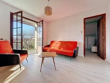 Maison à rénover 105 m2. 4 chambres. Quartier trés calme.