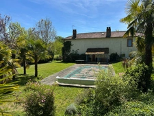Maison de campagne, isolée, parc arboré, piscine