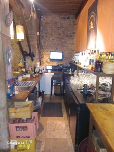 Restaurant Secret connu d'une clientèle prestigieuse à vendre