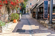 ? À CÉDER – Droit au bail au cœur du village du Castellet (83) -  Emplacement n°1 – Rue de l’Église – Piétonne & ultra-passante