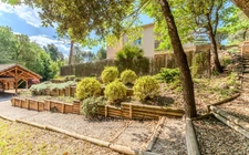 Domaine à vendre à Rousset à 15 minutes d'Aix-en-Provence - 8 000 m² - plusieurs logements - 262 m² habitables - calme absolu - amoureux de la nature