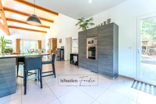 Domaine à vendre à Rousset à 15 minutes d'Aix-en-Provence - 8 000 m² - plusieurs logements - 262 m² habitables - calme absolu - amoureux de la nature