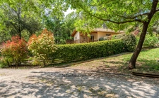 Estate for sale in Rousset, 15 minutes from Aix-en-Provence - 1 ha - 3 dwellings - more than 315 m² of living space - absolute calm - nature lovers