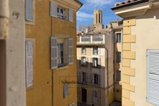 Appartement à vendre 3 pièces AIX EN PROVENCE (13) de 67 m² - Immeuble classé du XVIII - Calme - Rénové - Vendu avec garage au Parking Signoret