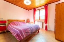 House for sale, 8 rooms, Aubagne (13) - 168 m² - 2 apartments - 65 m² basement garages - cellar - 2 outdoor garages - space for a swimming pool 