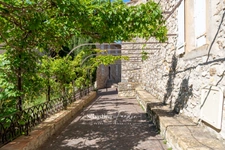 ? À CÉDER – Droit au bail au cœur du village du Castellet (83) -  Emplacement n°1 – Rue de l’Église – Piétonne & ultra-passante