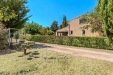 House for sale in SIGNES (83) - Plot of over one hectare - Swimming pool - Numerous annexes and outbuildings - Absolute calm - Sunny 