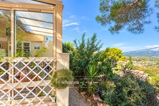 Maison à vendre 5 pièces Six-Fours-les-Plages (83) - vue panoramique dégagée - calme - terrain 1 147 m² - véranda climatisée - grandes chambres