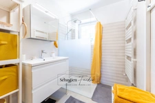 House for sale, 8 rooms, Aubagne (13) - 168 m² - 2 apartments - 65 m² basement garages - cellar - 2 outdoor garages - space for a swimming pool 