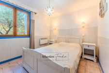 House for sale in SIGNES (83) - Plot of over one hectare - Swimming pool - Numerous annexes and outbuildings - Absolute calm - Sunny 