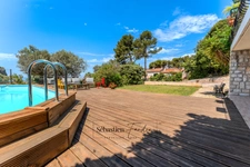 House for sale 8 rooms VITROLLES (13) - swimming pool - panoramic view - very quiet - beautiful light - large volumes
