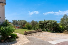 House for sale 8 rooms VITROLLES (13) - swimming pool - panoramic view - very quiet - beautiful light - large volumes