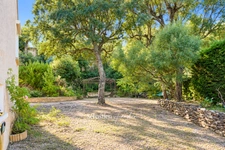 Maison à vendre 5 pièces Six-Fours-les-Plages (83) - vue panoramique dégagée - calme - terrain 1 147 m² - véranda climatisée - grandes chambres
