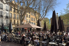 Appartement à vendre 3 pièces AIX EN PROVENCE (13) de 67 m² - Immeuble classé du XVIII - Calme - Rénové - Vendu avec garage au Parking Signoret