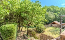 Domaine à vendre à Rousset à 15 minutes d'Aix-en-Provence - 8 000 m² - plusieurs logements - 262 m² habitables - calme absolu - amoureux de la nature