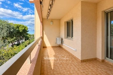 Appartement à vendre 1 pièce Six-Fours-les-Plages (83) - terrasse 11 m² exposée sud - coin nuit - domaine de La Coudoulière - piscine - tennis - proche mer - stationnement facile