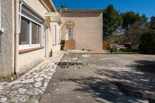 House for sale, 8 rooms, Aubagne (13) - 168 m² - 2 apartments - 65 m² basement garages - cellar - 2 outdoor garages - space for a swimming pool 
