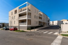 Dpt Bouches du Rhône (13), à louer MEYREUIL appartement T4 de 85,39 m²  - Terrasse - Loggia - 2 parkings en sous-sol - Ascenseur -  Pinel