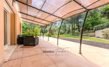 Domaine à vendre à Rousset à 15 minutes d'Aix-en-Provence - 8 000 m² - plusieurs logements - 262 m² habitables - calme absolu - amoureux de la nature