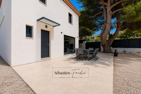 Maison à vendre 4 pièces AUBAGNE (13) - 100 m² - Calme - Très récente - Faible consommation - Parcelle entièrement close