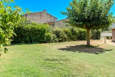 House for sale in SIGNES (83) - Plot of over one hectare - Swimming pool - Numerous annexes and outbuildings - Absolute calm - Sunny 