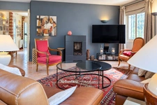 Propriété à vendre 6 pièces à BRAS (83) - grand calme - sans vis-à-vis - terrain de 2,7 ha - 5 000 m² clôturés - piscine à débordement chauffée - 248 m² - vue dégagée - nature