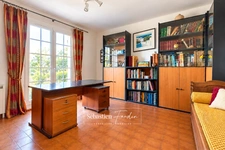 Maison à vendre 5 pièces Six-Fours-les-Plages (83) - vue panoramique dégagée - calme - terrain 1 147 m² - véranda climatisée - grandes chambres