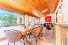 House for sale in SIGNES (83) - Plot of over one hectare - Swimming pool - Numerous annexes and outbuildings - Absolute calm - Sunny 