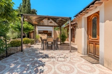 House for sale in SIGNES (83) - Plot of over one hectare - Swimming pool - Numerous annexes and outbuildings - Absolute calm - Sunny 