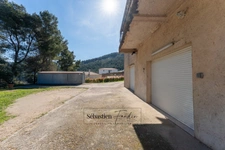 House for sale, 8 rooms, Aubagne (13) - 168 m² - 2 apartments - 65 m² basement garages - cellar - 2 outdoor garages - space for a swimming pool 