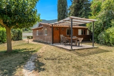 House for sale in SIGNES (83) - Plot of over one hectare - Swimming pool - Numerous annexes and outbuildings - Absolute calm - Sunny 