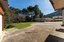 House for sale, 8 rooms, Aubagne (13) - 168 m² - 2 apartments - 65 m² basement garages - cellar - 2 outdoor garages - space for a swimming pool 