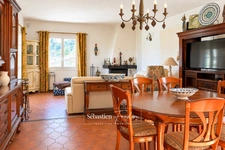 Maison à vendre 5 pièces Six-Fours-les-Plages (83) - vue panoramique dégagée - calme - terrain 1 147 m² - véranda climatisée - grandes chambres