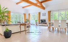 Domaine à vendre à Rousset à 15 minutes d'Aix-en-Provence - 8 000 m² - plusieurs logements - 262 m² habitables - calme absolu - amoureux de la nature