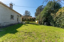 House for sale, 8 rooms, Aubagne (13) - 168 m² - 2 apartments - 65 m² basement garages - cellar - 2 outdoor garages - space for a swimming pool 