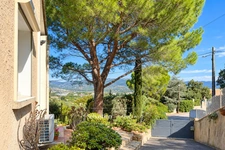 Maison à vendre 5 pièces Six-Fours-les-Plages (83) - vue panoramique dégagée - calme - terrain 1 147 m² - véranda climatisée - grandes chambres
