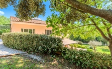 Domaine à vendre à Rousset à 15 minutes d'Aix-en-Provence - 8 000 m² - plusieurs logements - 262 m² habitables - calme absolu - amoureux de la nature
