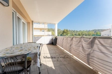 Dpt Bouches du Rhône (13), à louer MEYREUIL appartement T4 de 85,39 m²  - Terrasse - Loggia - 2 parkings en sous-sol - Ascenseur -  Pinel
